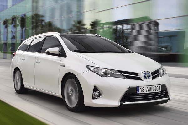 Toyota ������������ ��������� Auris Touring Sports