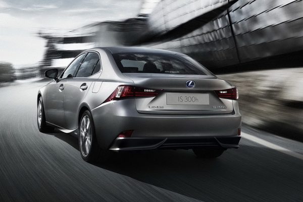 Lexus ���������� ���� �� IS 250 � IS 300h