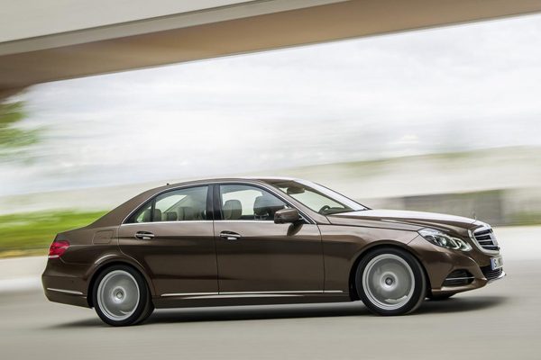 Mercedes-Benz ������� ������ �550 V8 �� �400 V6